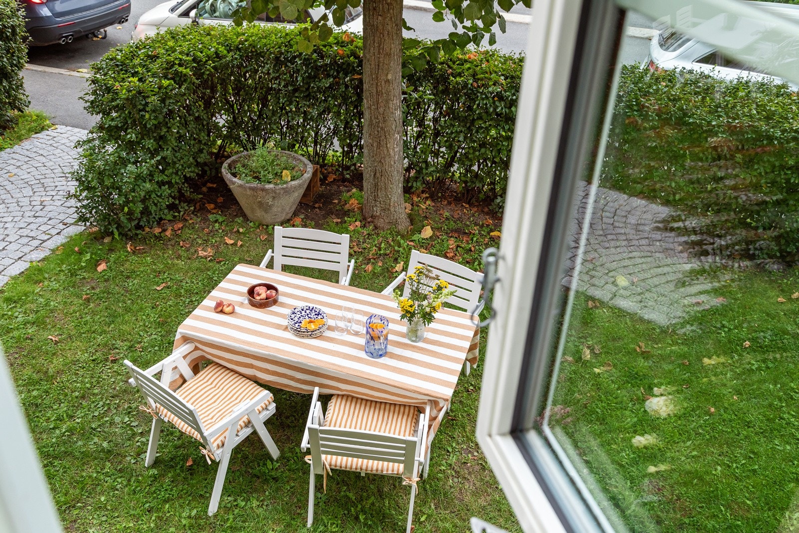 Flotte fellesarealer som er pent opparbeidet av både borettslaget og beboere på begge sider av leiligheten. Galleribilde