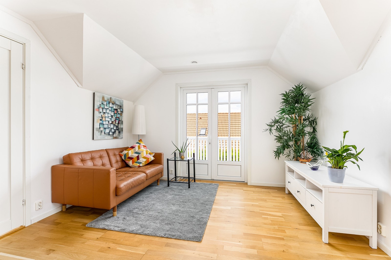 Stuen i andre etasje fungerer ypperlig som TV-stue og barnas egen avdeling. Galleribilde