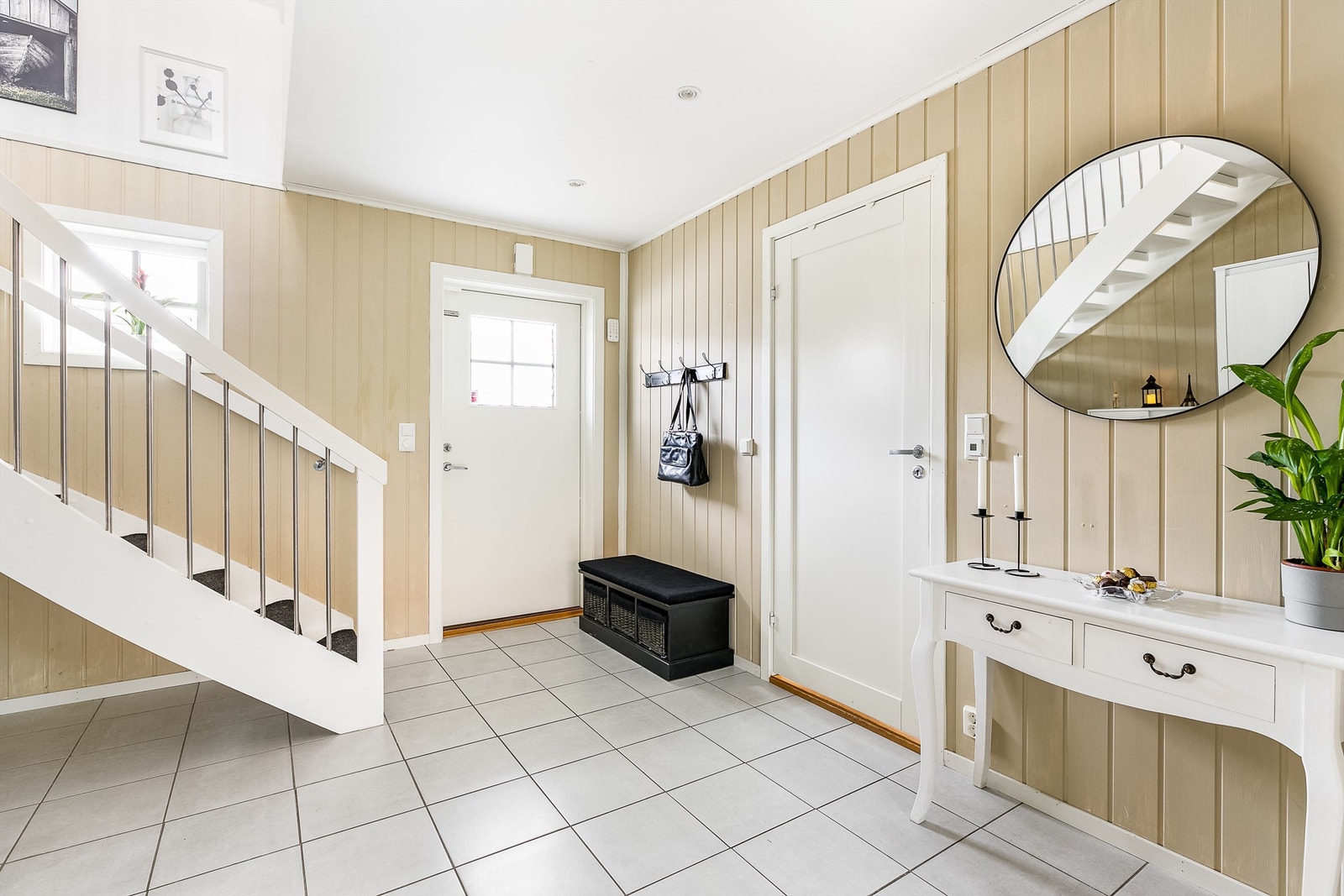 Badet er tilgjengelig rett fra entreen. Galleribilde