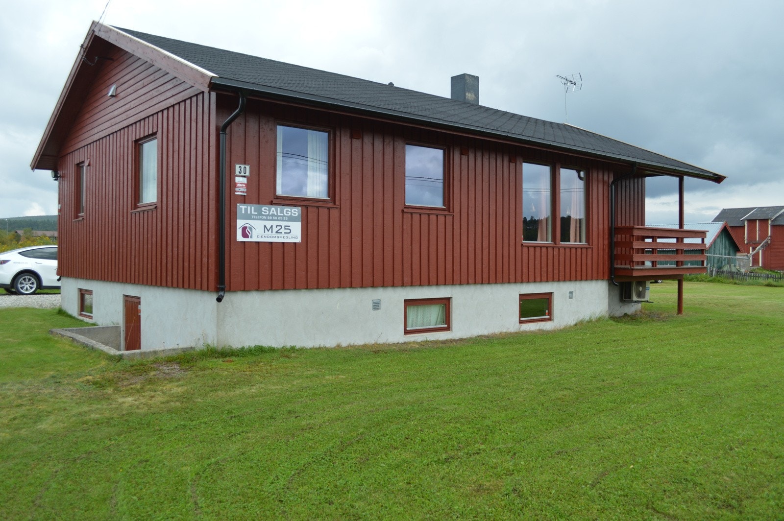 En idyllisk eiendom med umiddelbar nærhet til Karasjohka og Karasjok sentrum Galleribilde