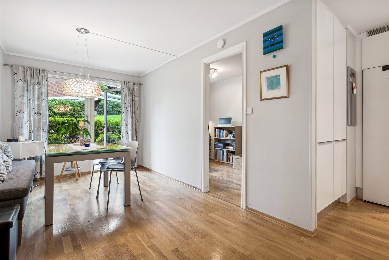 Fra kjøkkenet er det adkomst til soverom 2 og terrassen. Galleribilde