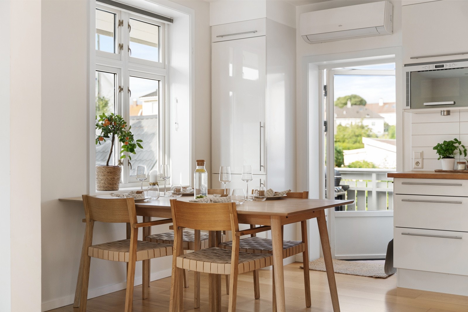 God plass til spisegruppe. Galleribilde