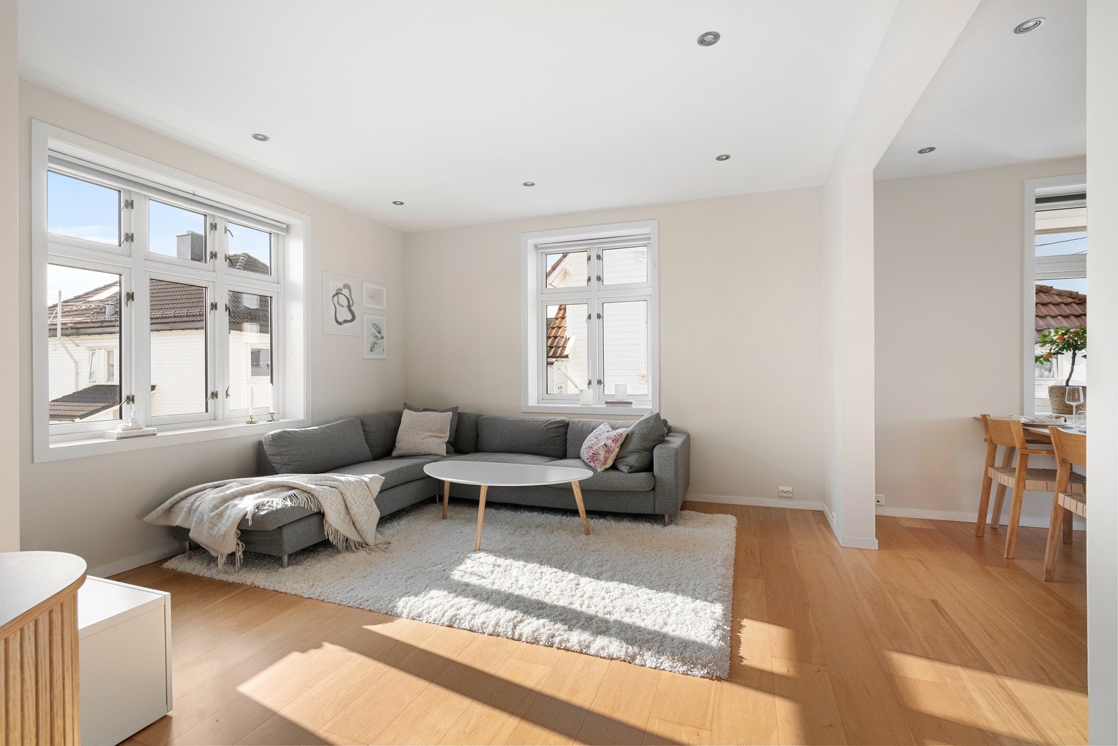 Stuen er enkel å innrede i ulike soner. Galleribilde