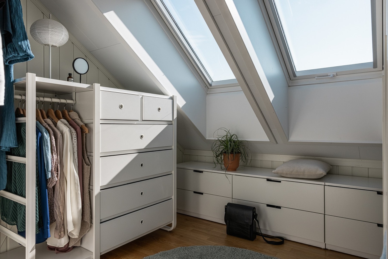 Soverom nr. 3 - innredet som walk-in closet. Galleribilde