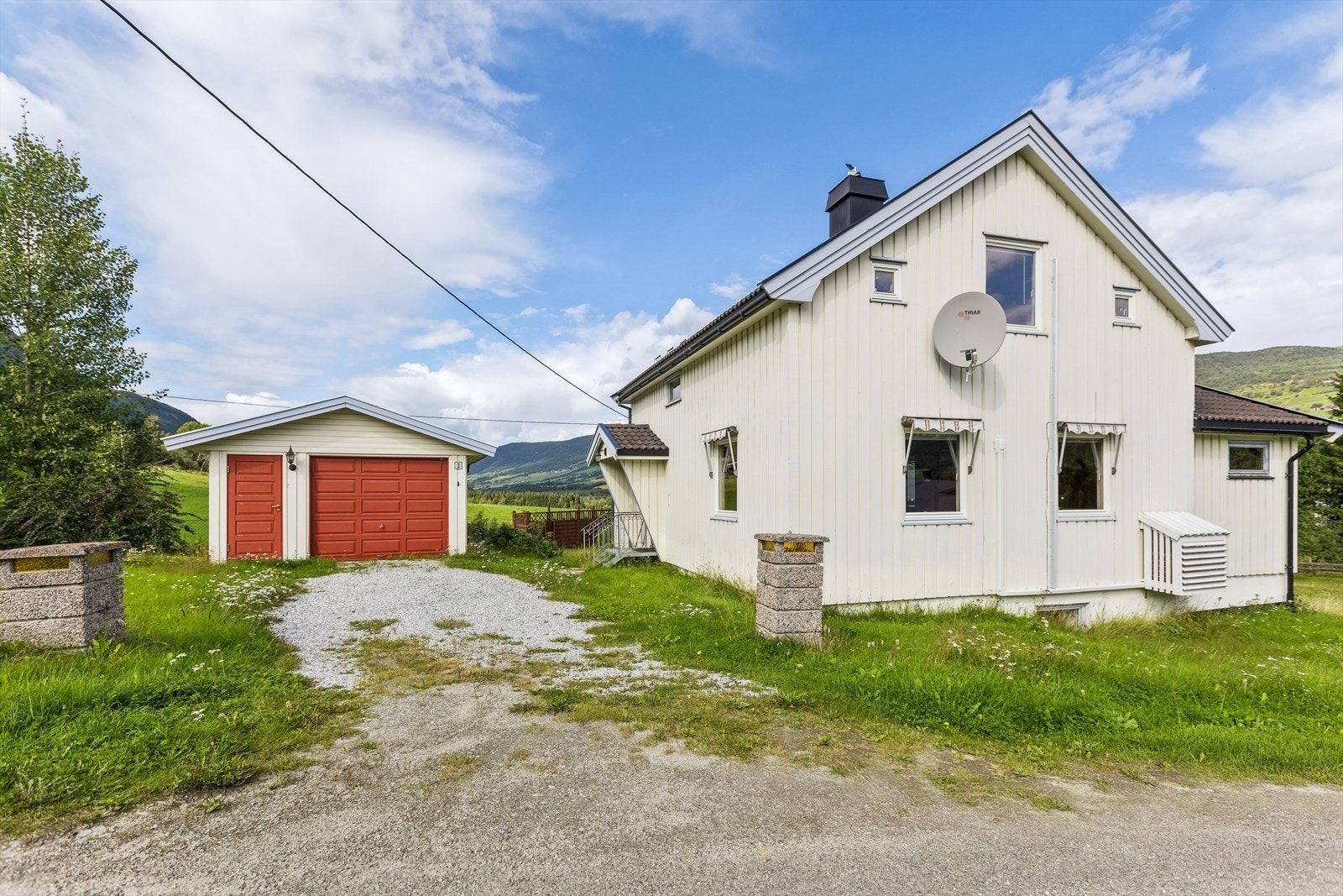 Eiendommen har tilhørende garaje. Galleribilde
