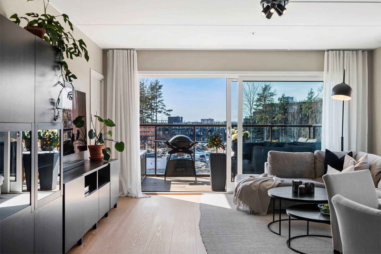 Dobbel skyvedør ut mot balkongen Galleribilde