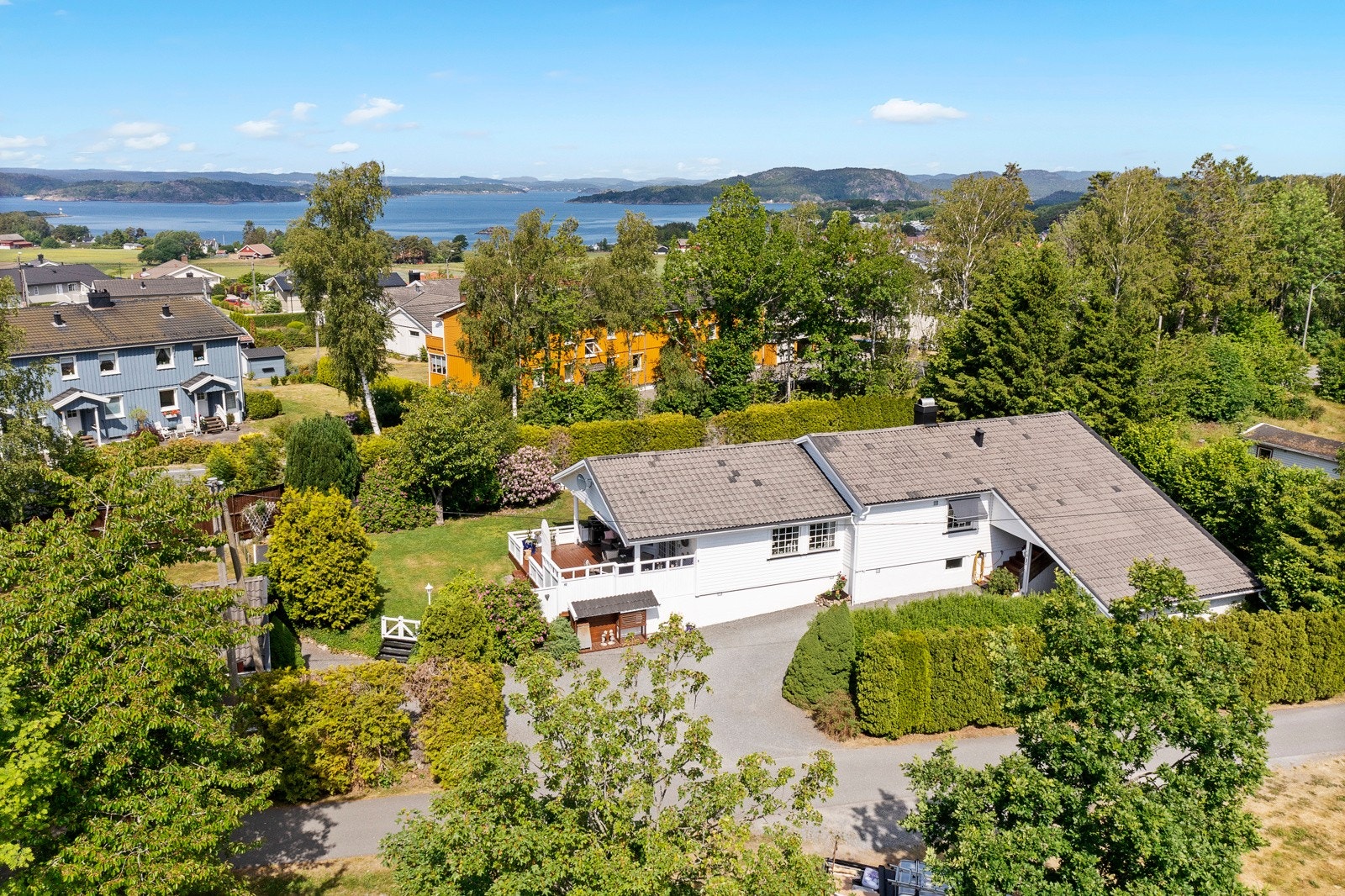 Leinæs & Partners v/Anders Fremmerlid Glasø har gleden av å presentere Søndersrødveien 42! Galleribilde