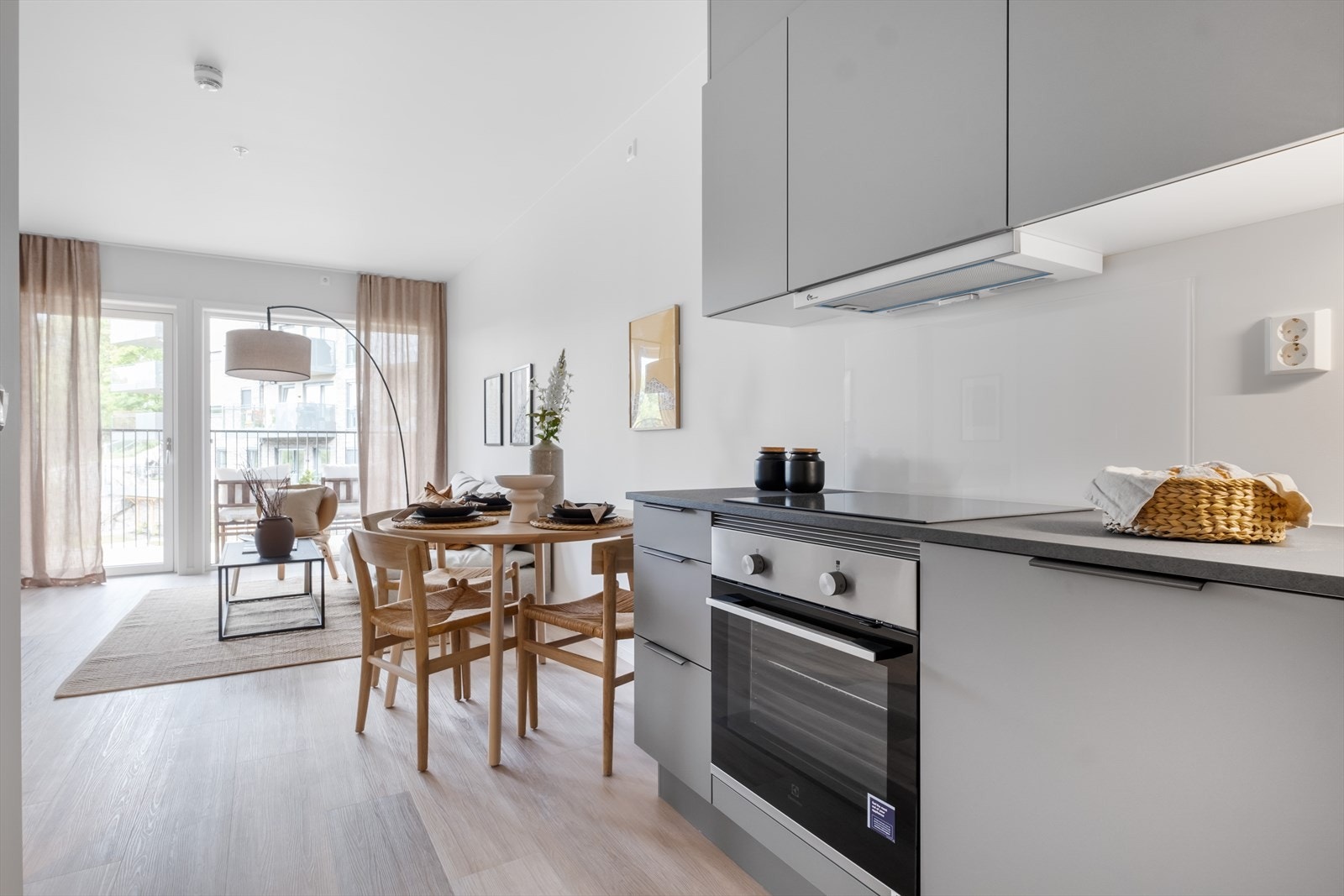 Kjøkkenet er meget godt utformet og passer i stil med resten av leiligheten. Galleribilde