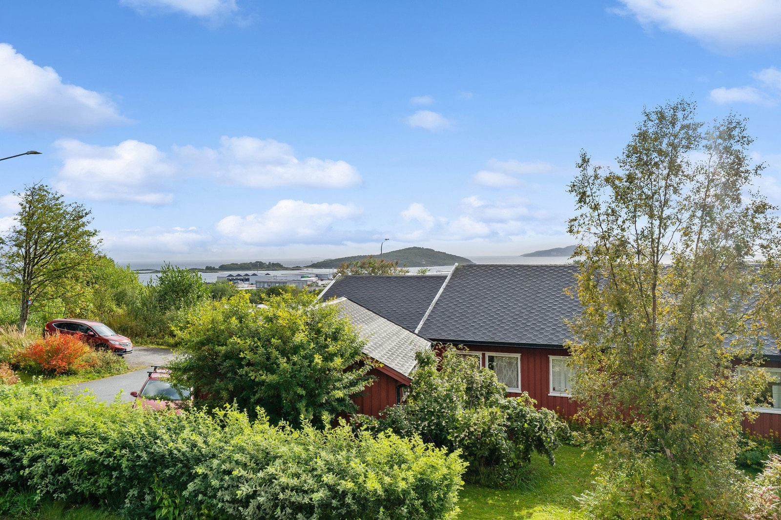 Utsikt til havet og nærområdet Galleribilde