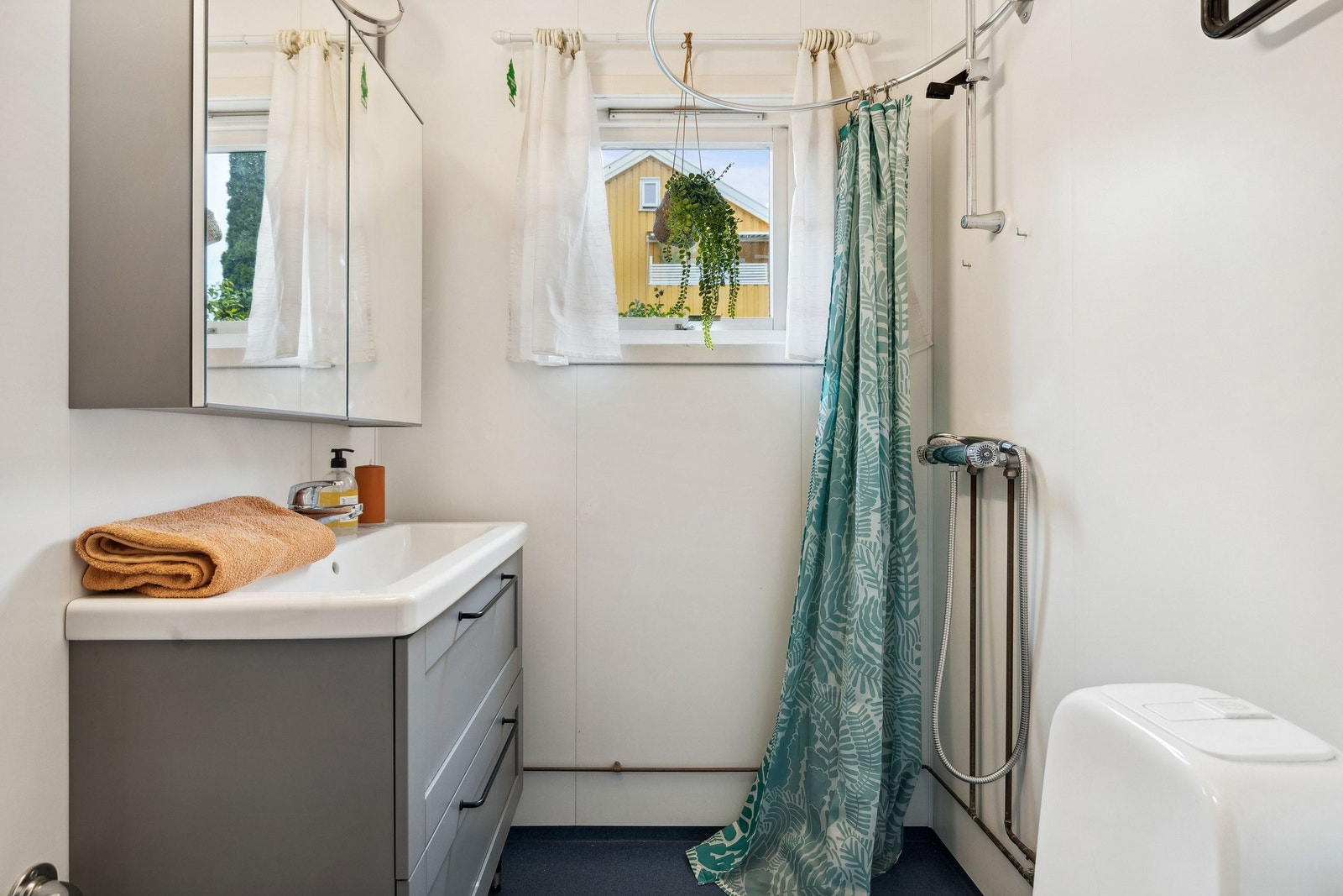 WC og dusjrom i 1. etg, Ny baderomsinnredning i 2023 Galleribilde