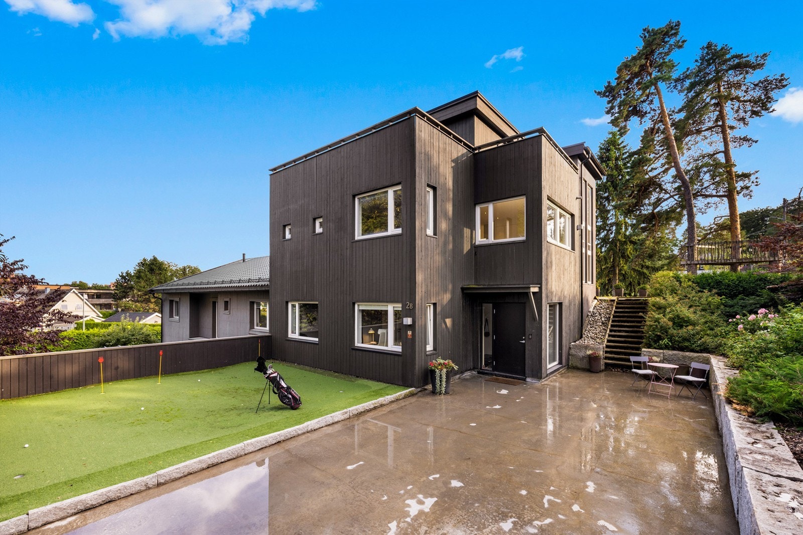 Ihht til seksjoneringen er terrassen over garasjen tilleggsareal til snr. 2 Galleribilde