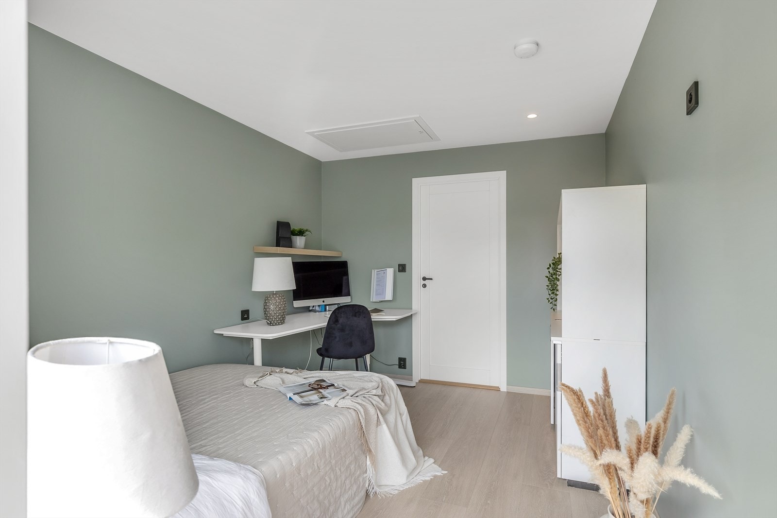 Soverom 3 med luke opp til kaldloft. Galleribilde