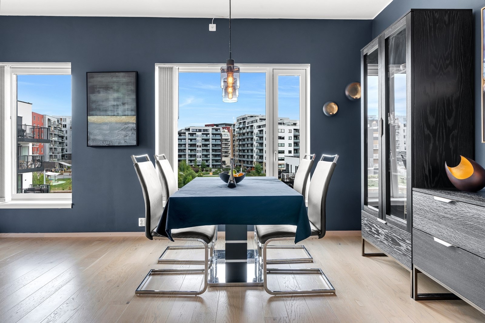 God plass til spisebord. Galleribilde