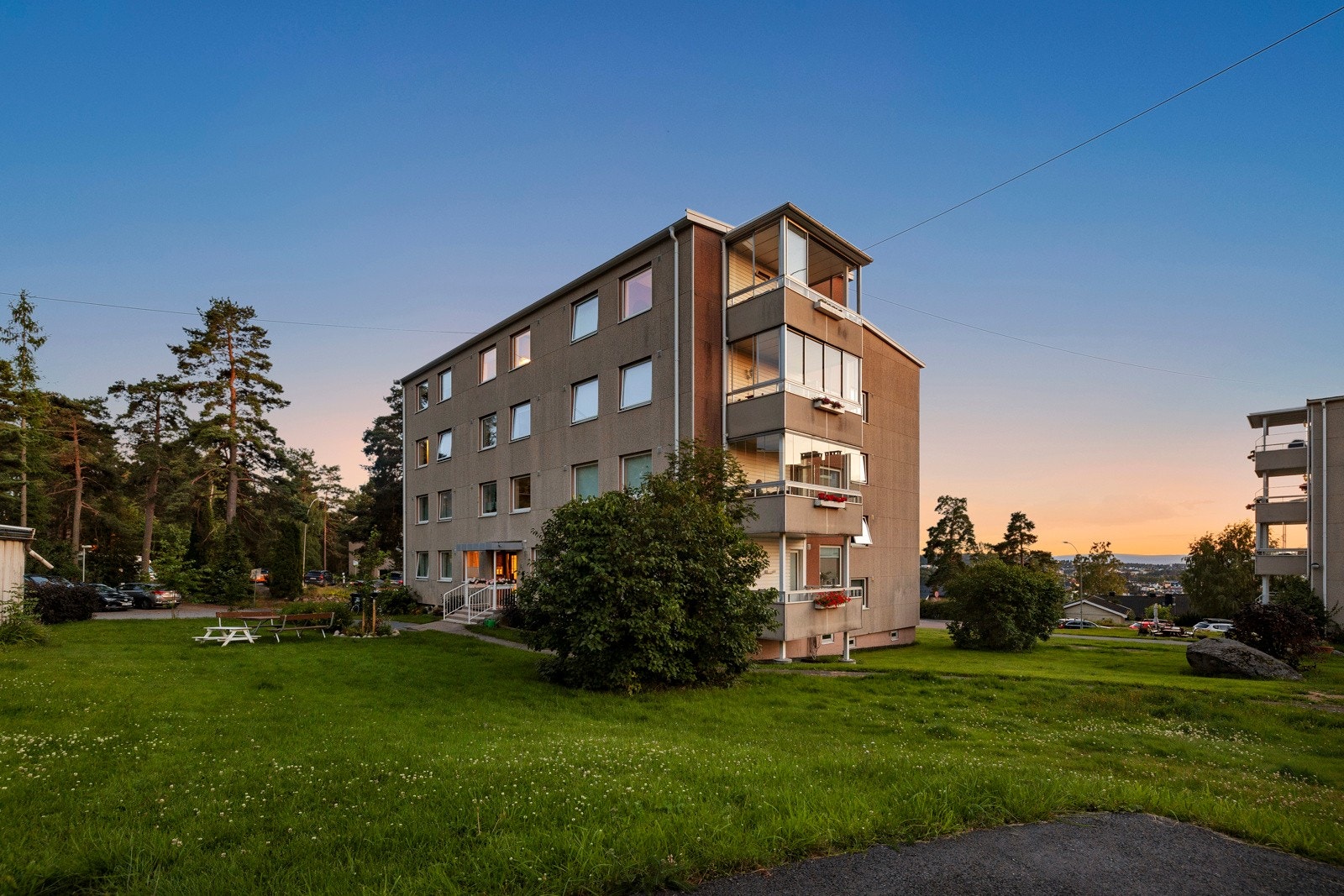 Her er det lagt til rette for en enkel hverdag med kort vei til både buss, T-bane, butikk, skoler og barnehager Galleribilde
