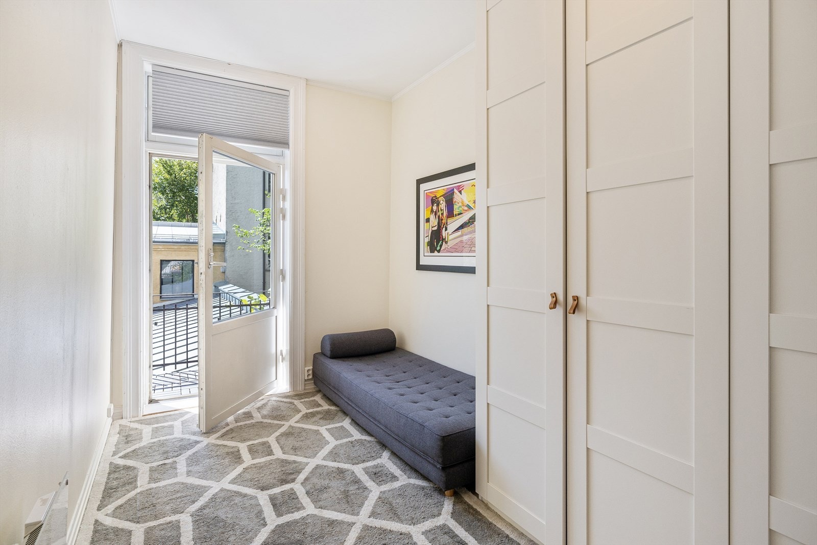 Flott soverom 2 som fint kan benyttes som gjesterom, kontor eller barnerom om ønskelig Galleribilde