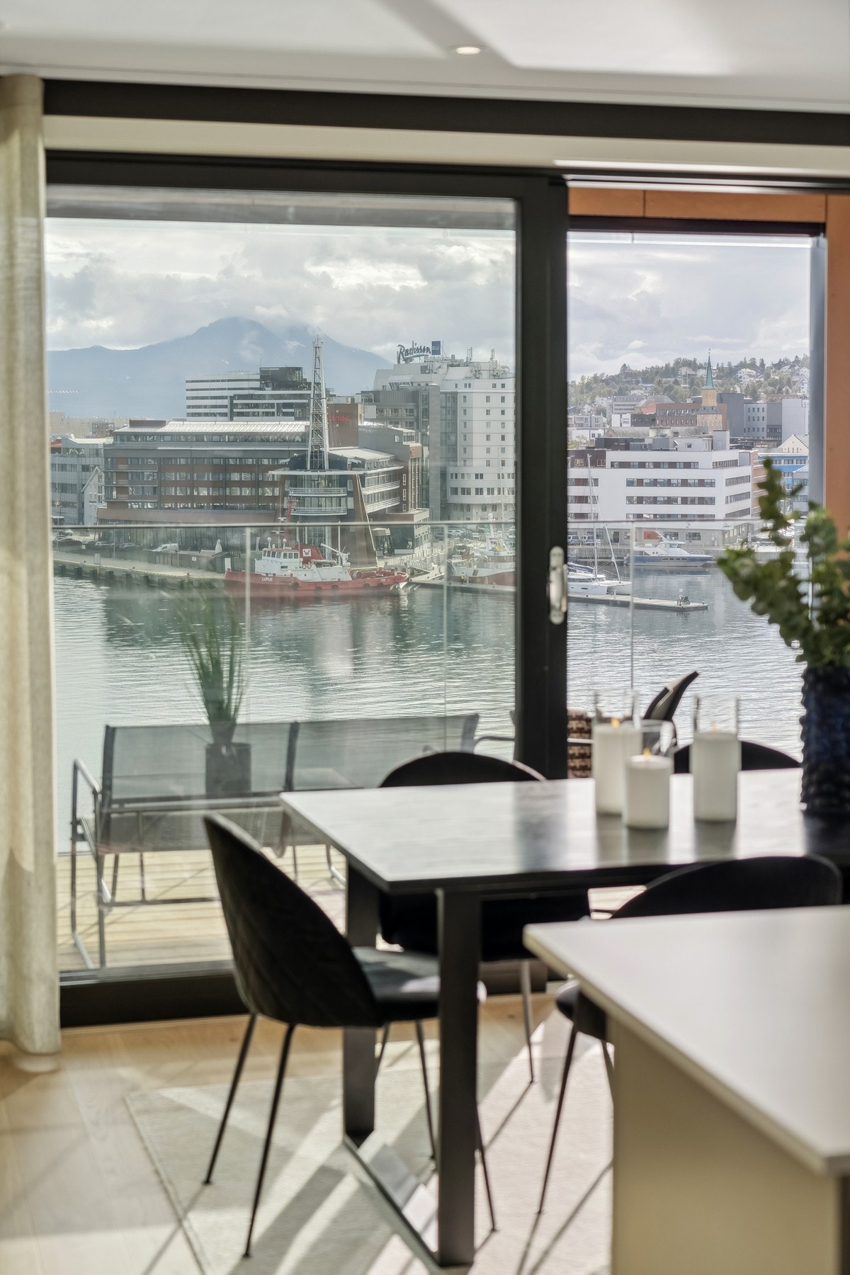 Tenkt deg å sitte her med morgenkaffen......... Galleribilde