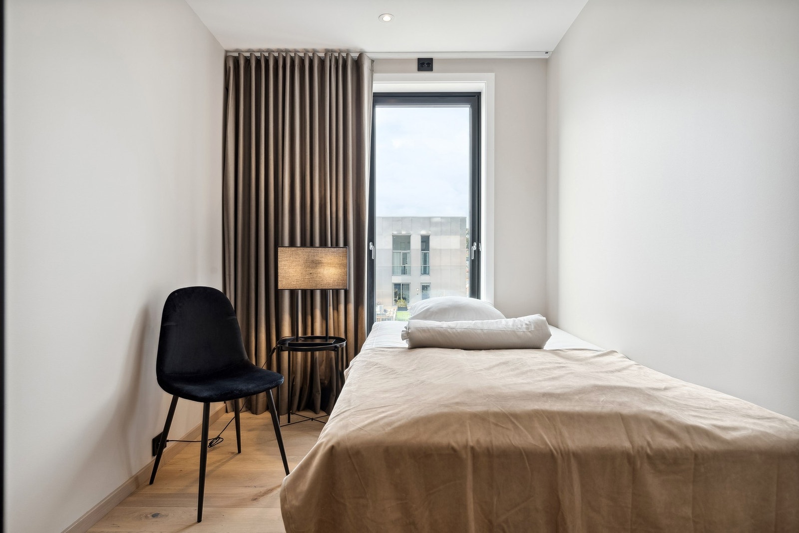 Alle soverommene er malt opp i behagelige farger. Galleribilde