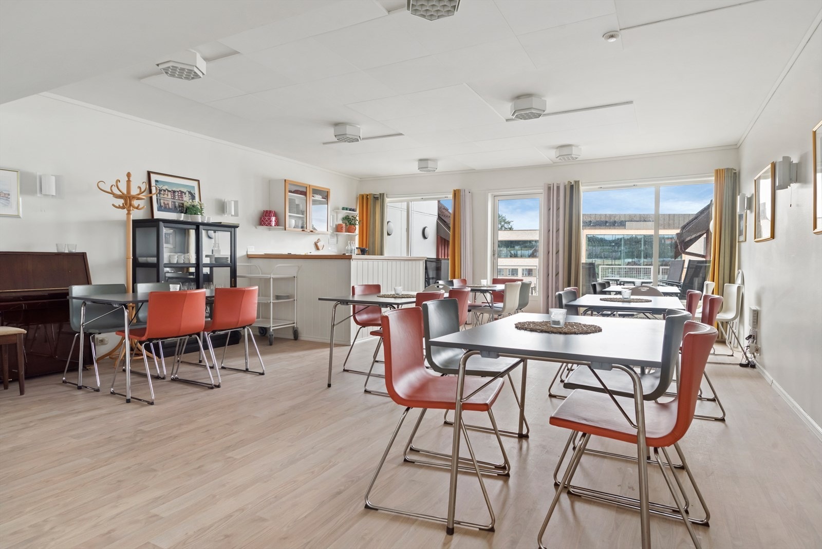 Fellesrom som kan lånes til arrangement. Det er også tilgang til felles balkong mot elva og Kulturhuset. Galleribilde