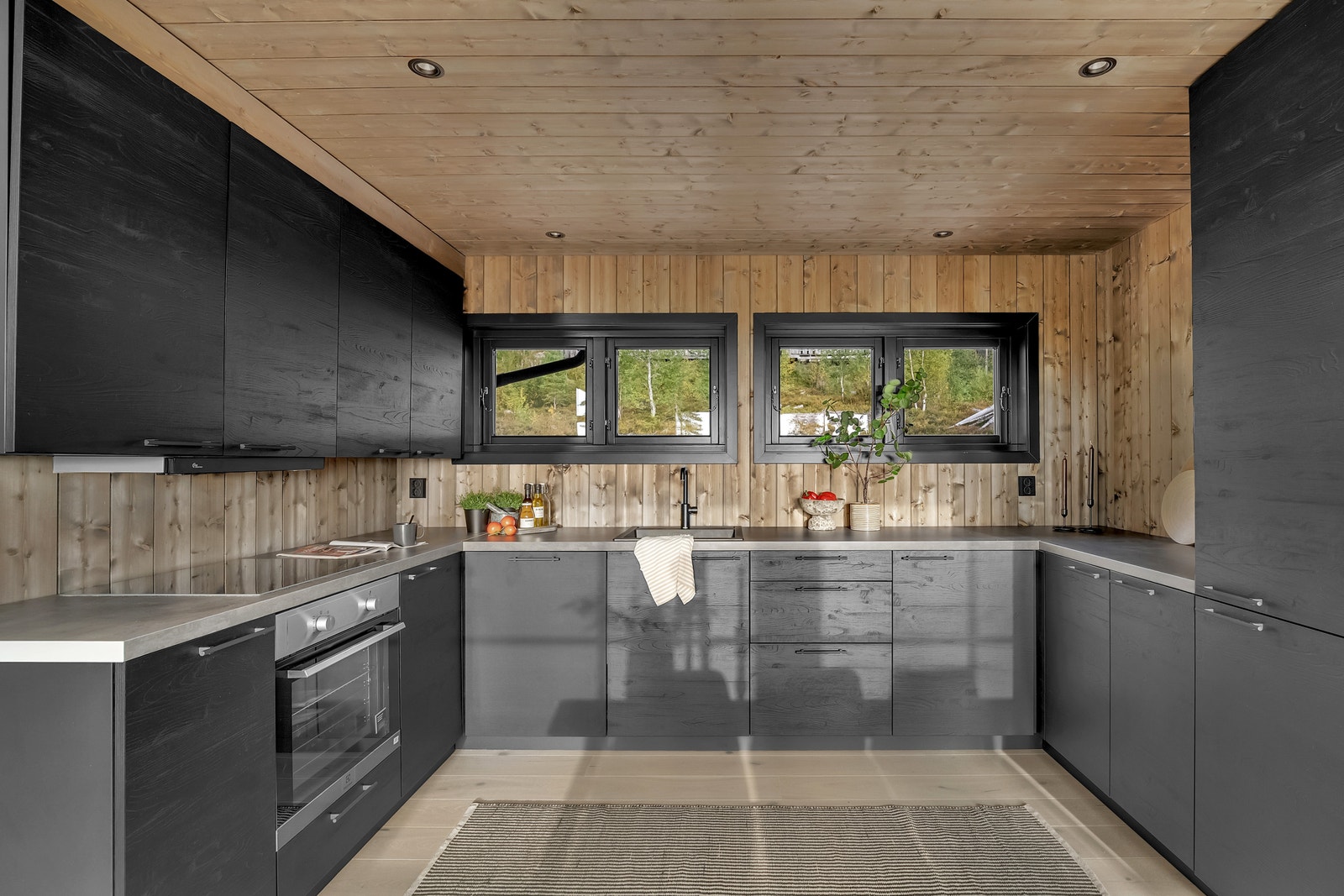 Kjøkken fra Rotpunkt med intg hvitevarer Galleribilde