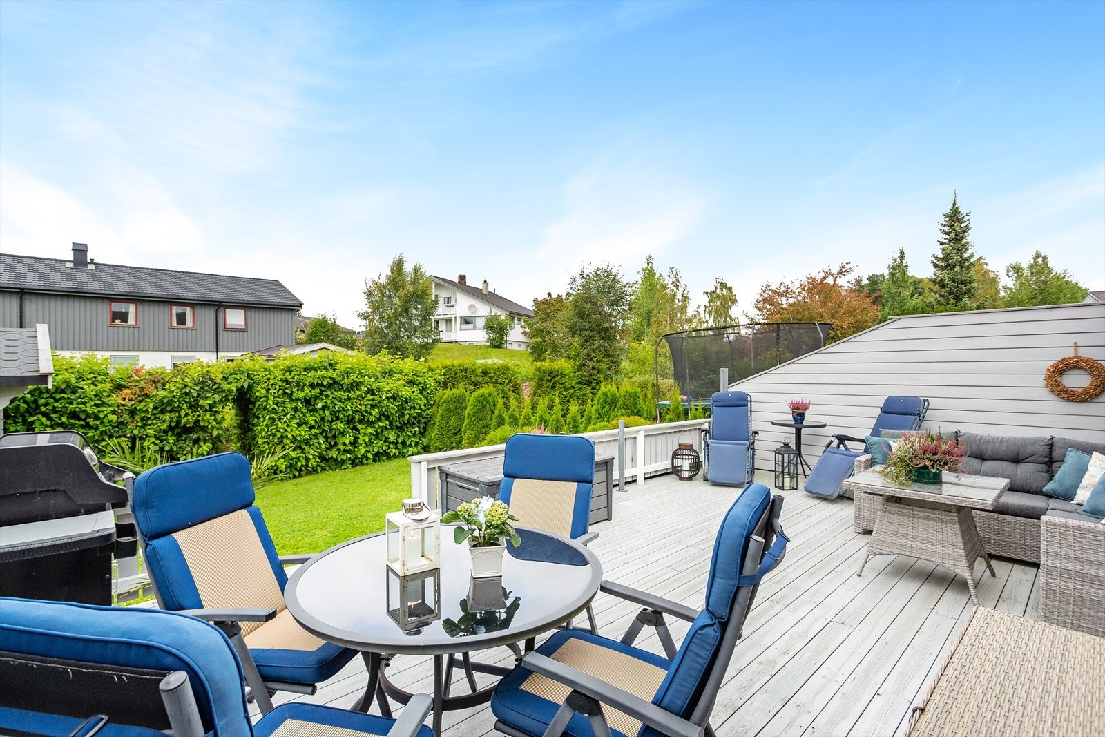 Her er det god plass til egnede utemøbler. Galleribilde