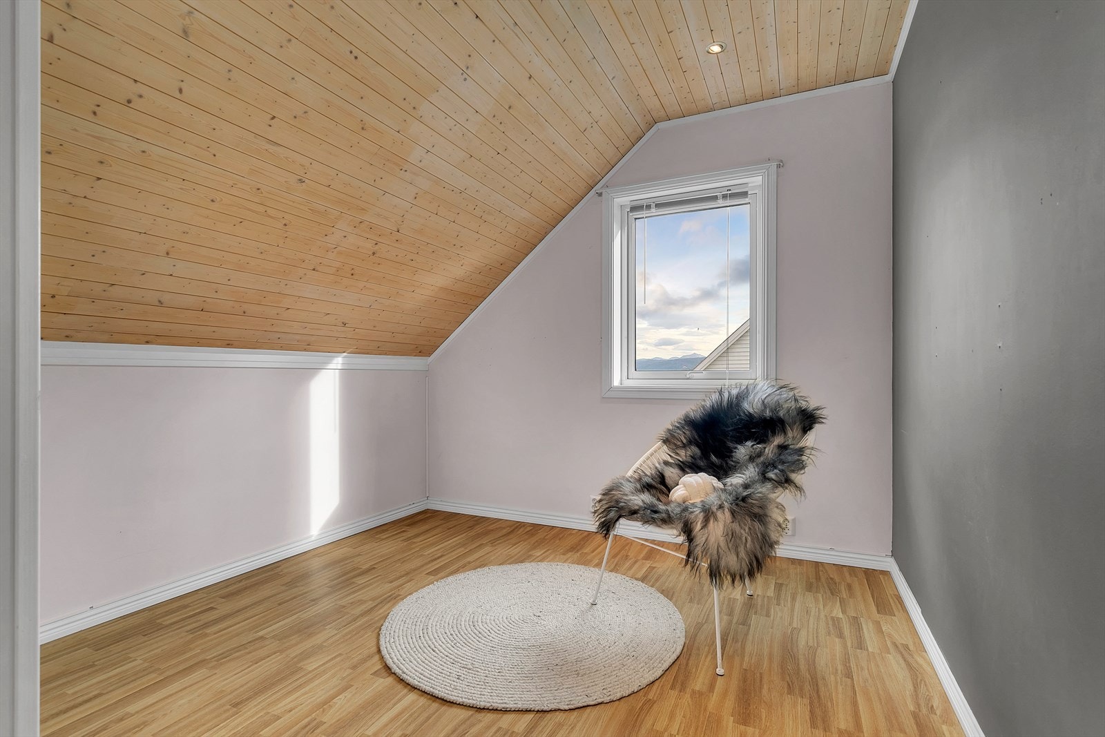 Loftsetasje - Soverom_1_2.jpg Galleribilde