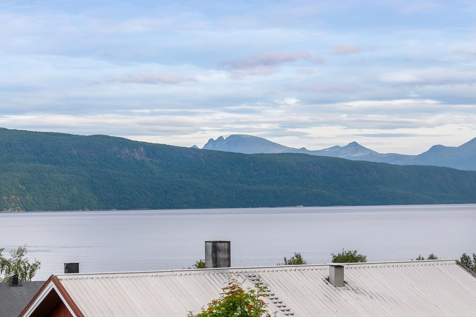 Flott utsikt fra terrasse Galleribilde