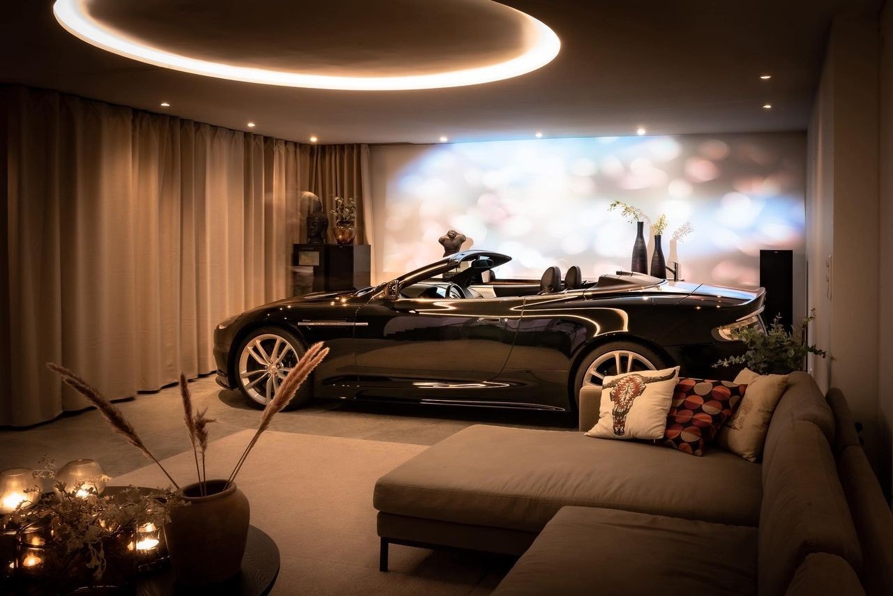 Privat bilde fra selger | Gulvet i stuen i nybygget er godt forsterket (ikke garasje, bare litt kult). Galleribilde