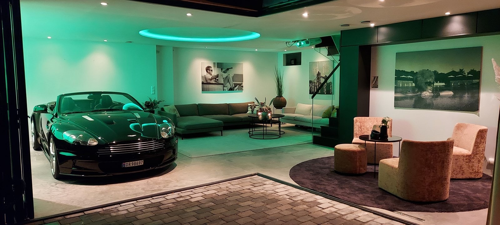 Privat bilde fra selger | Gulvet i stuen i nybygget er godt forsterket (ikke garasje, bare litt kult). Galleribilde