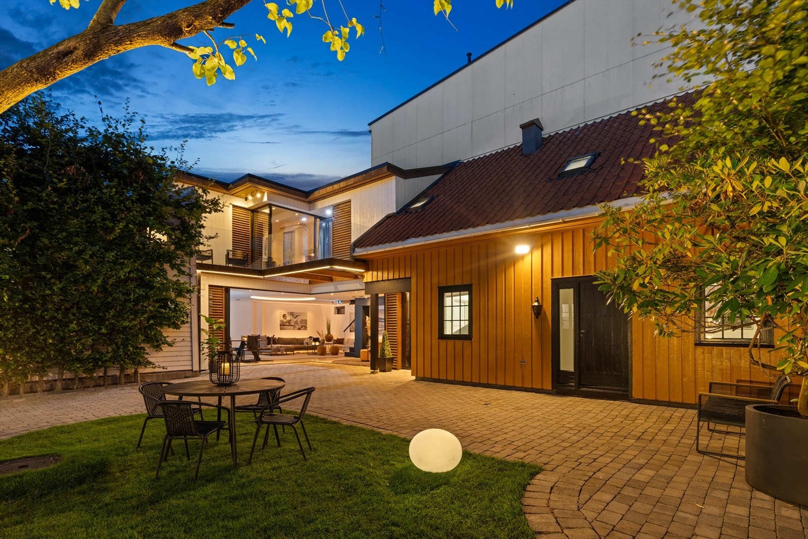 Ute | Kveldsstemning Galleribilde