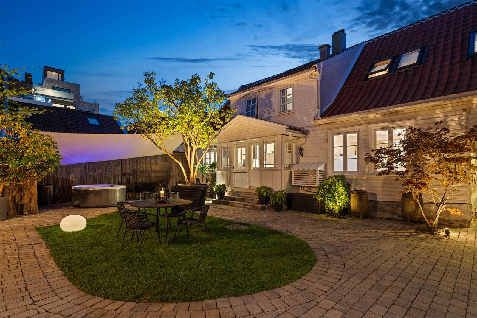 Ute | Koselig og privat bakgård. Galleribilde