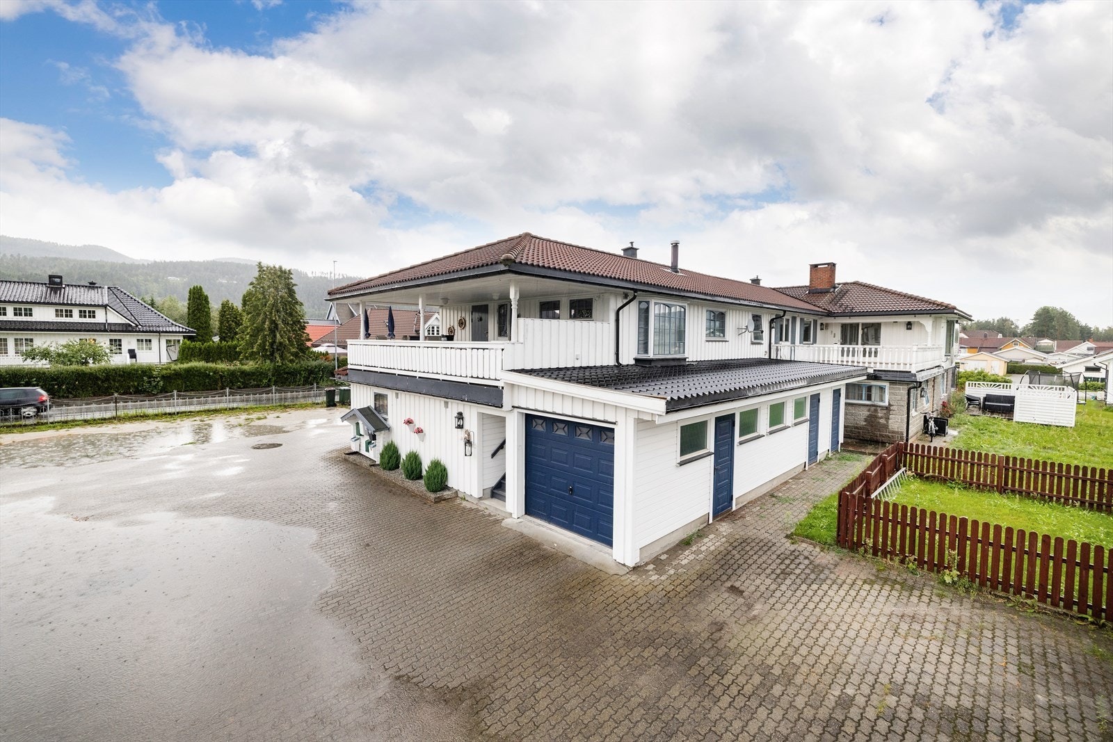 En meget stor og innholdsrik flermannsbolig. Galleribilde
