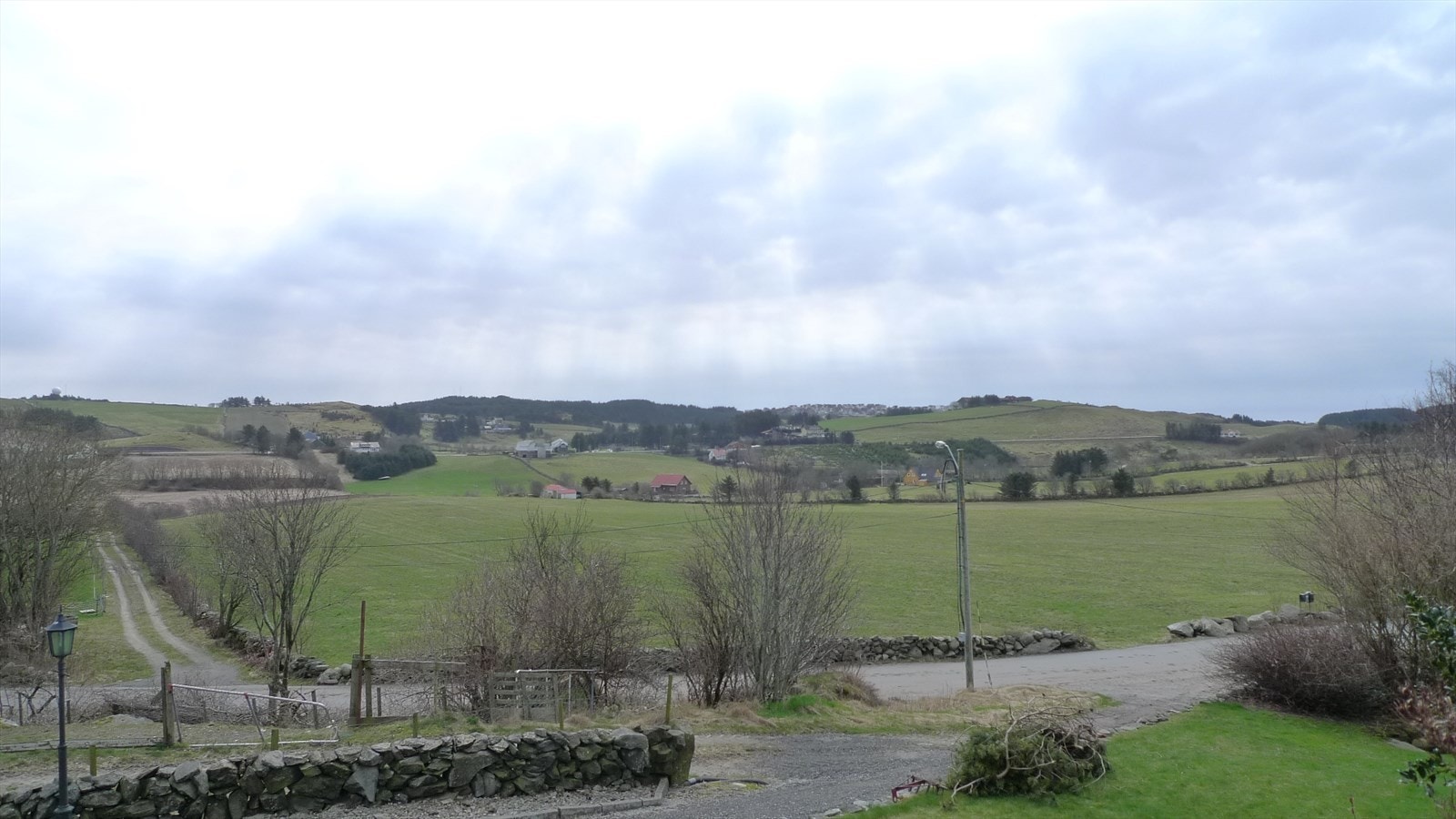 Landlige omgivelser - Rural surrounding Galleribilde