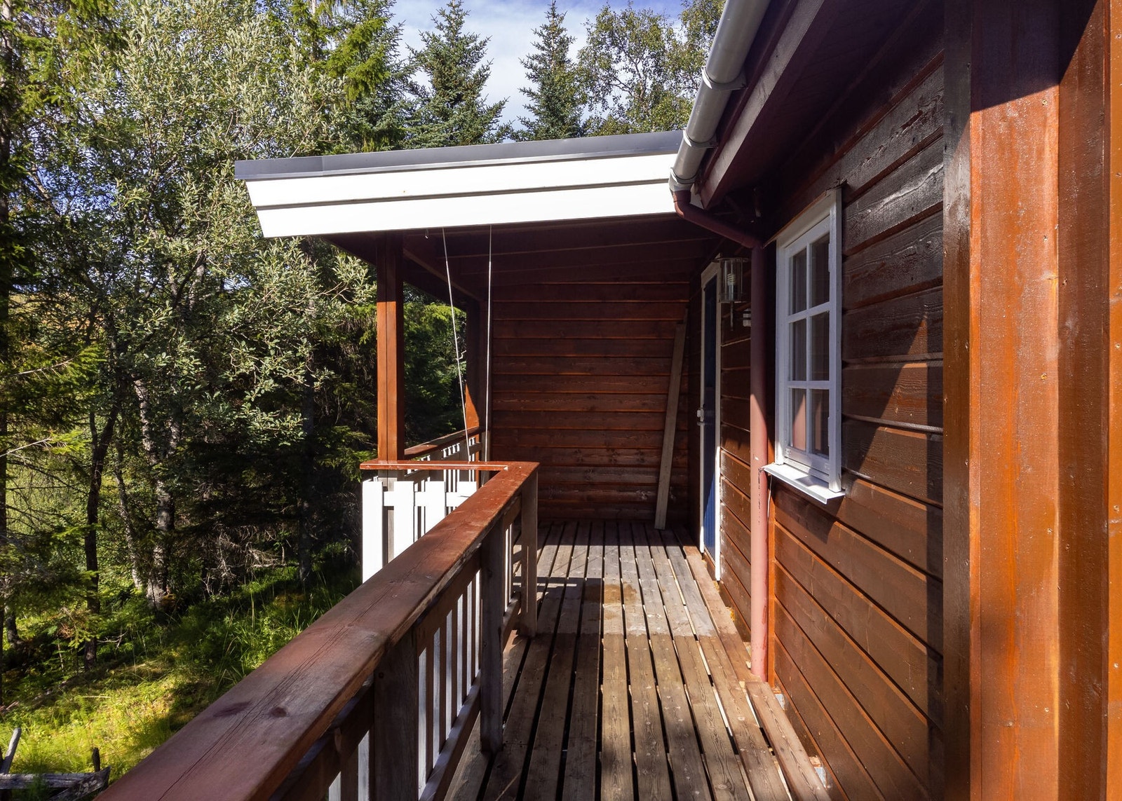 Overbygd inngangsparti. Galleribilde