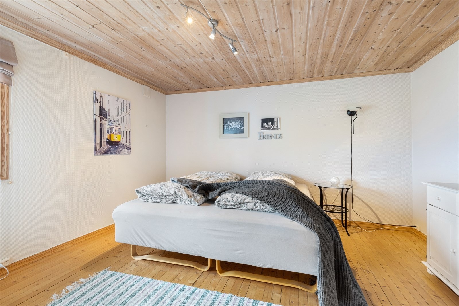 Innredet soverom i underetasjen. (Rommet er ikke godkjent som rom til varig opphold) Galleribilde