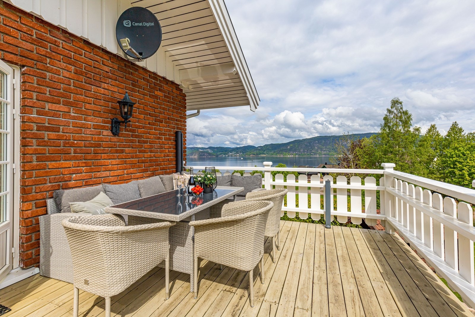 Her er det god plass til utemøblement. Galleribilde