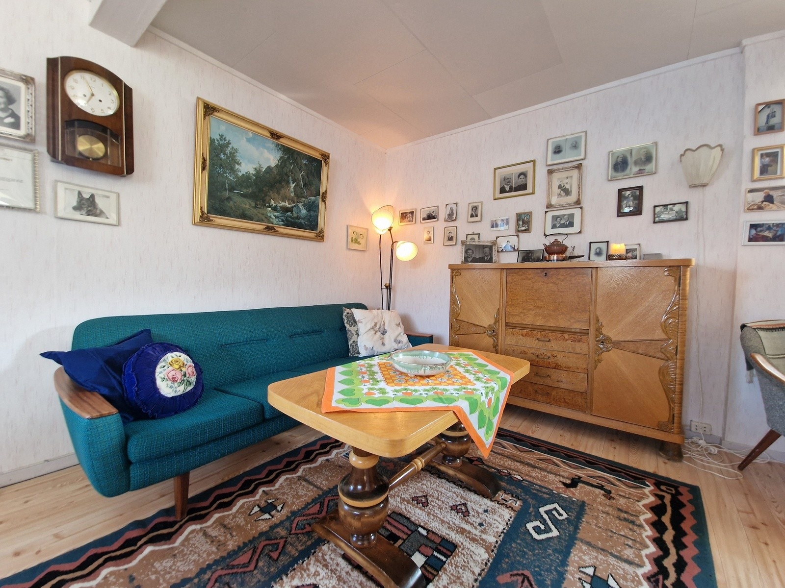 Del av stua Galleribilde