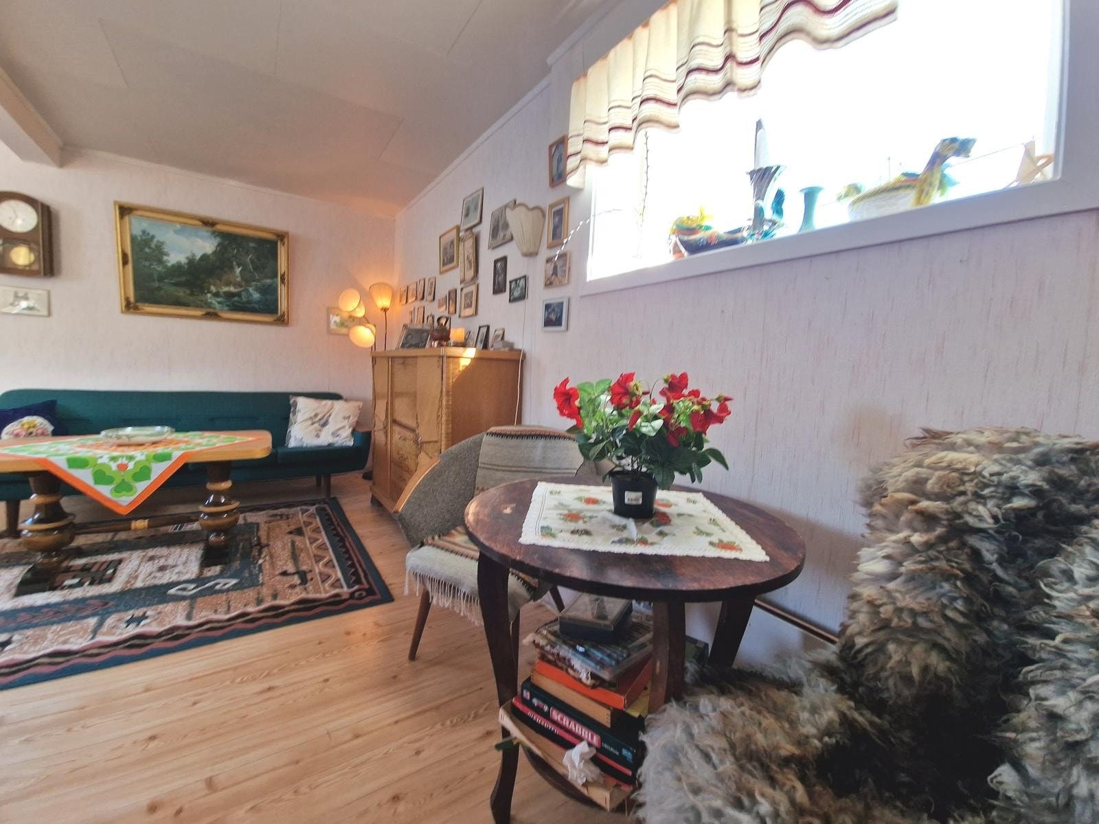 Del av stua Galleribilde