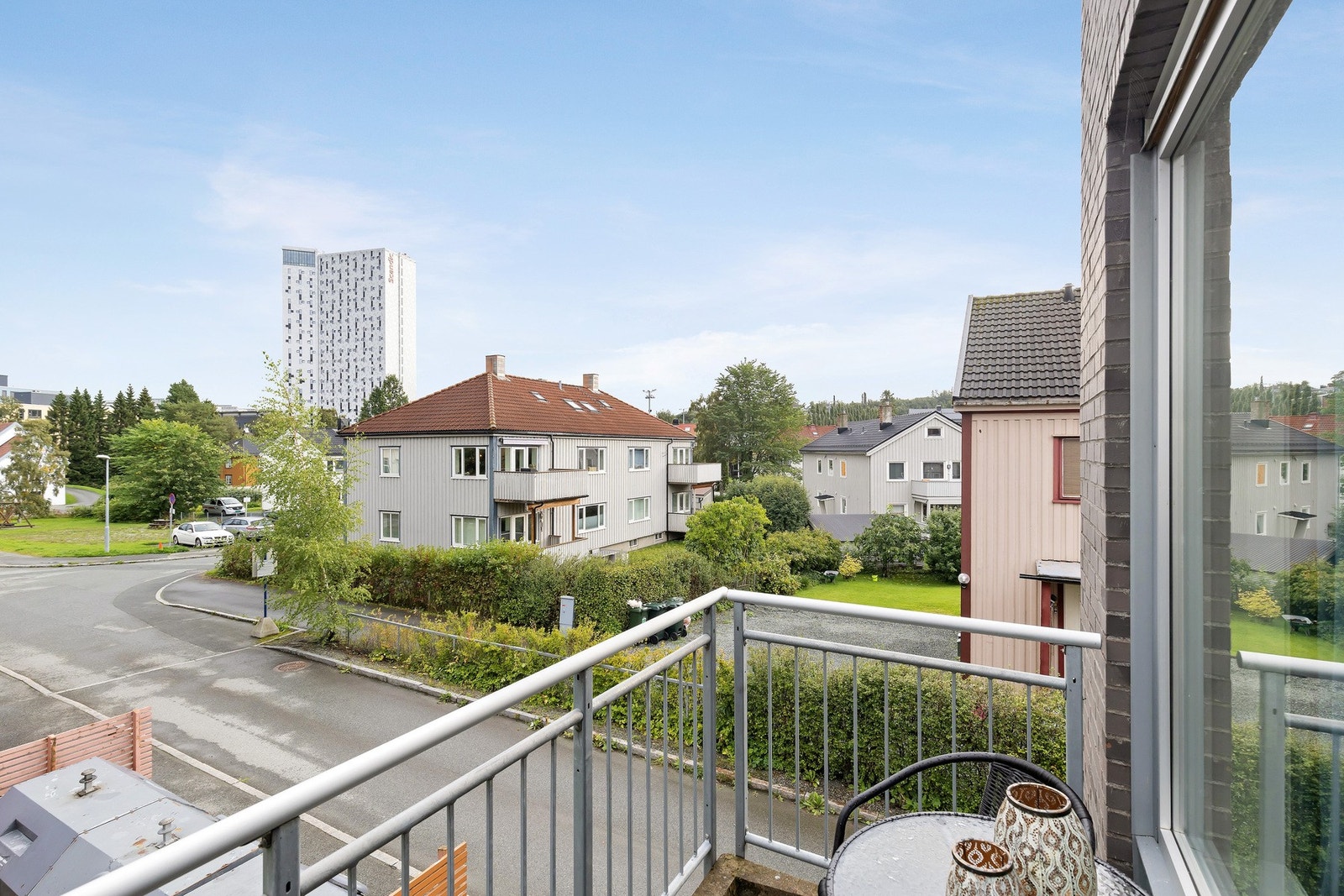 Balkongen er på 3,5 kvm og er vendt mot nordvest. Galleribilde