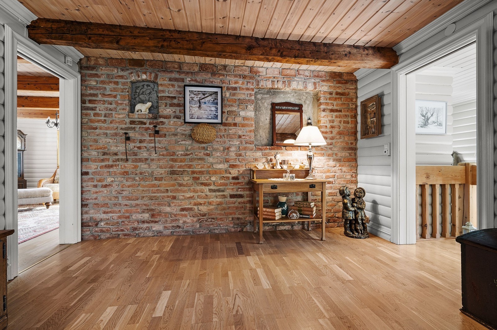 Mellomgang mellom stuer og kjøkken Galleribilde