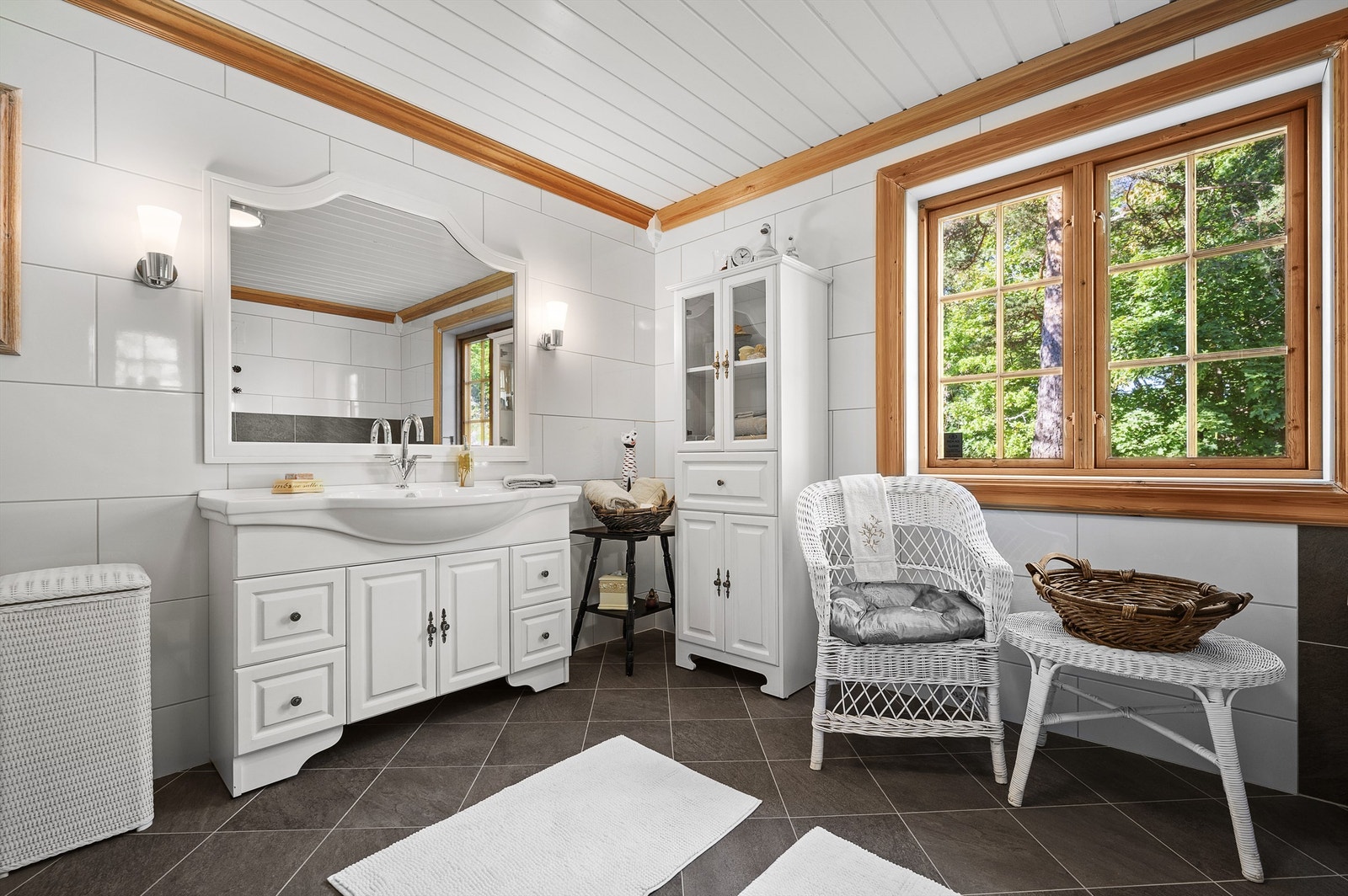 Bad i hovedetasje bygget i 2011 Galleribilde