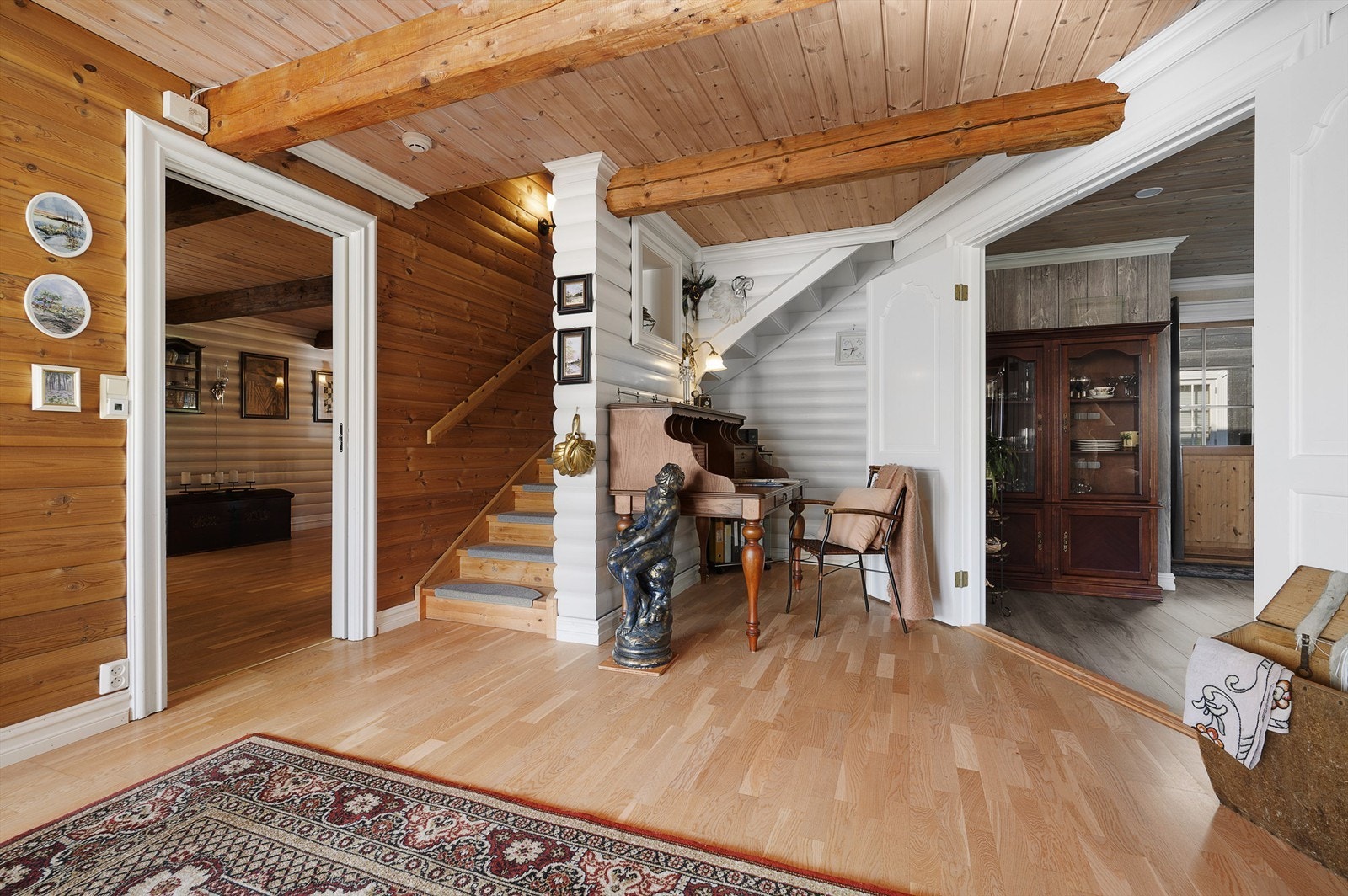 I hovedetasjen er det to store stuer Galleribilde