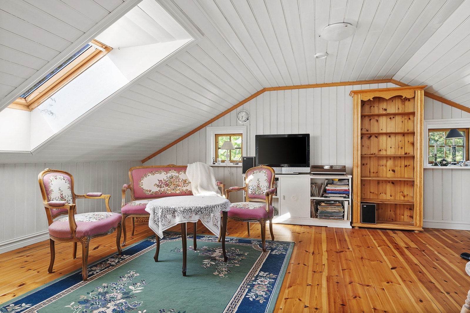 Stue / soverom i "ungdomsavdeling" øverste etasje Galleribilde