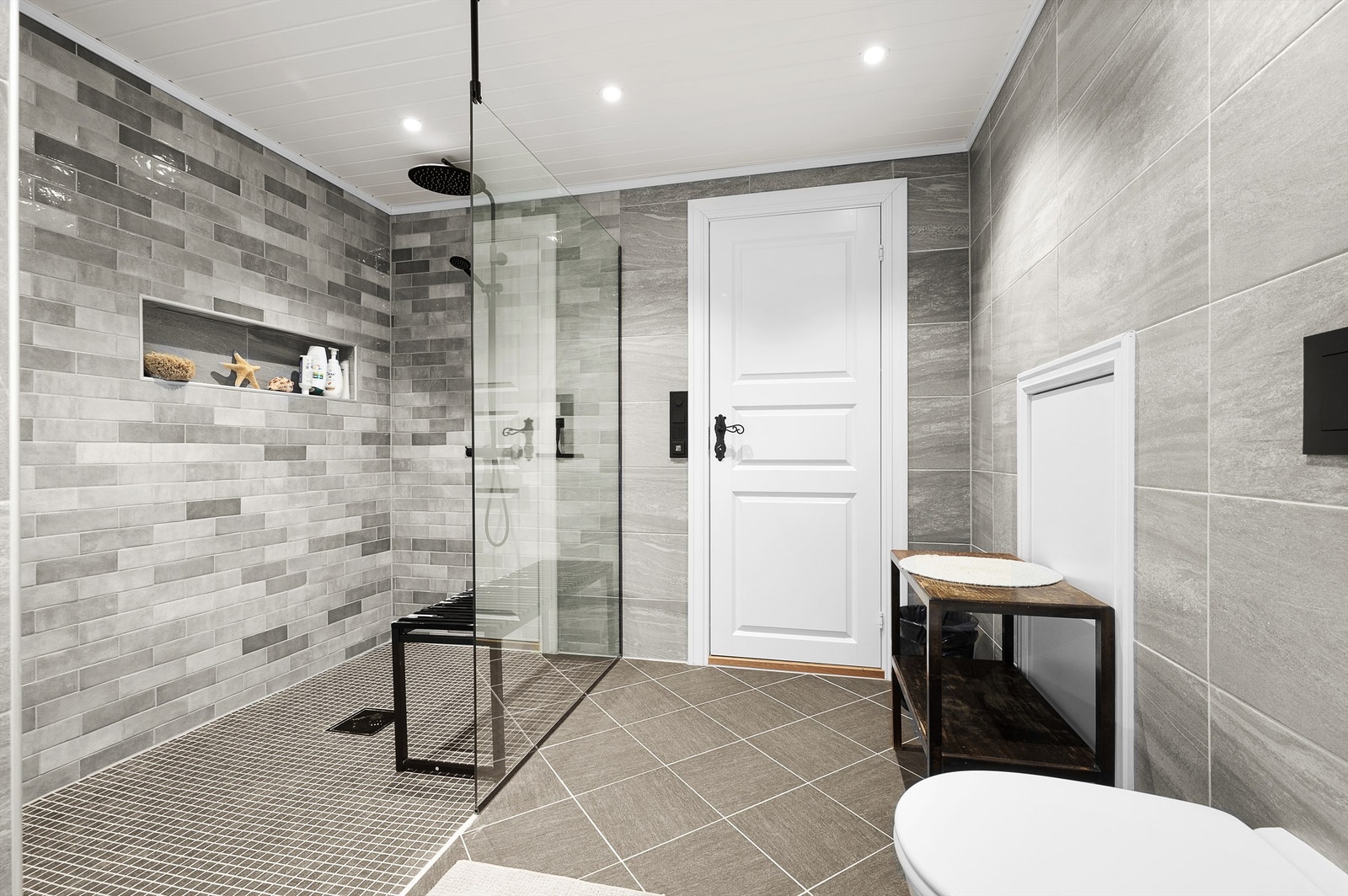 Bad tilknyttet master bedroom. Helt nytt i 2022 Galleribilde