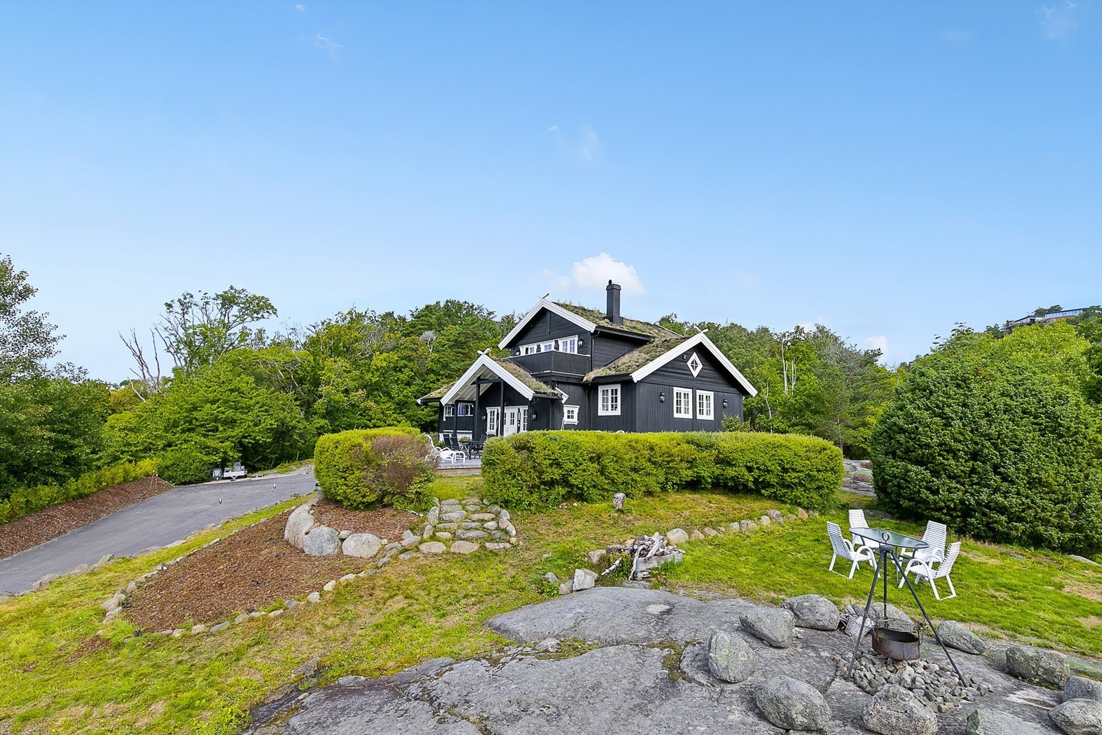 Eiendommen er på over 4,8 mål! Galleribilde