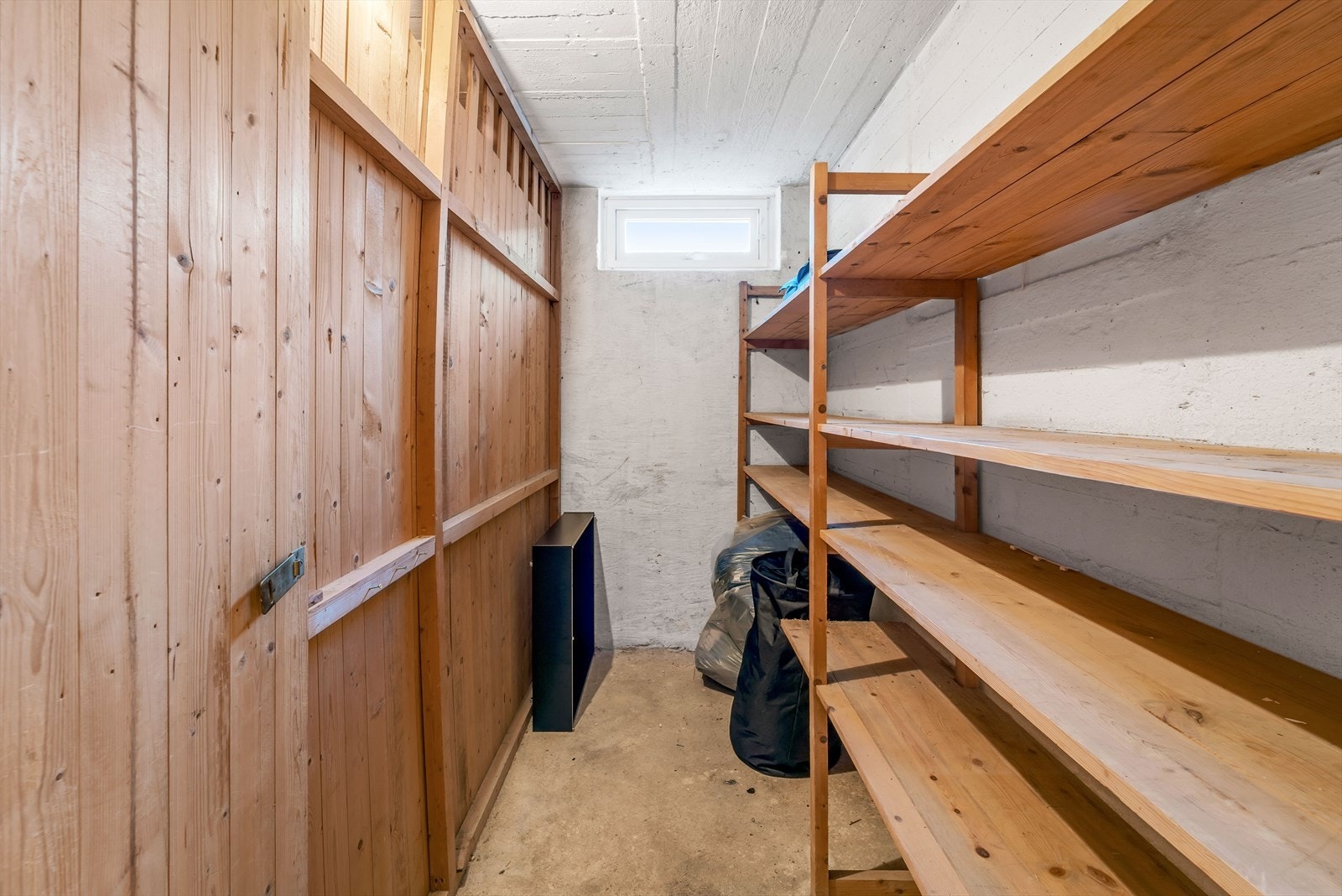 Bod i kjeller Galleribilde