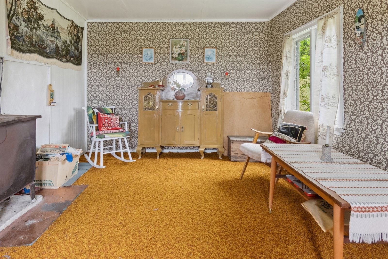 Vedfyring også i stuen. Galleribilde