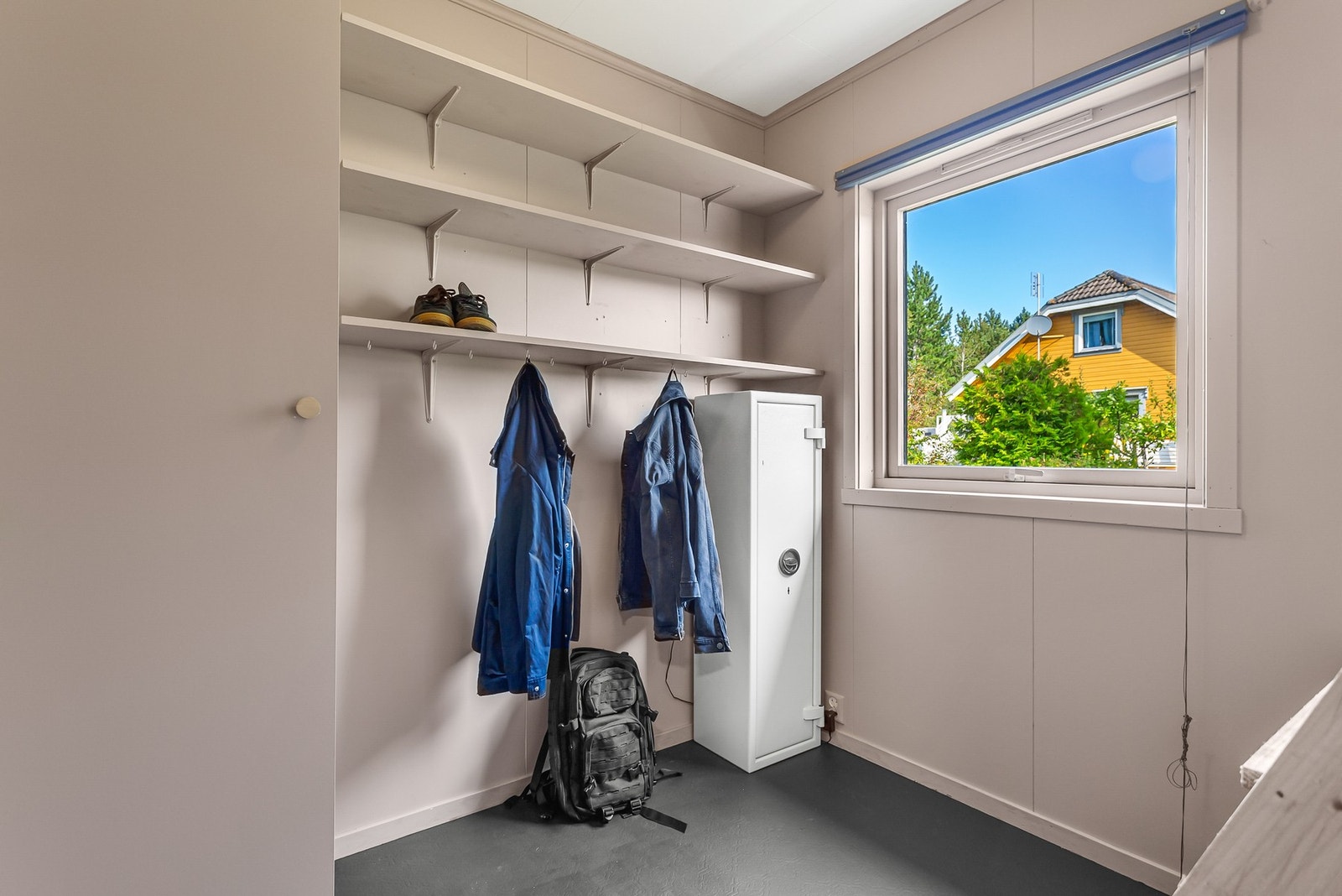 Garderobe Galleribilde