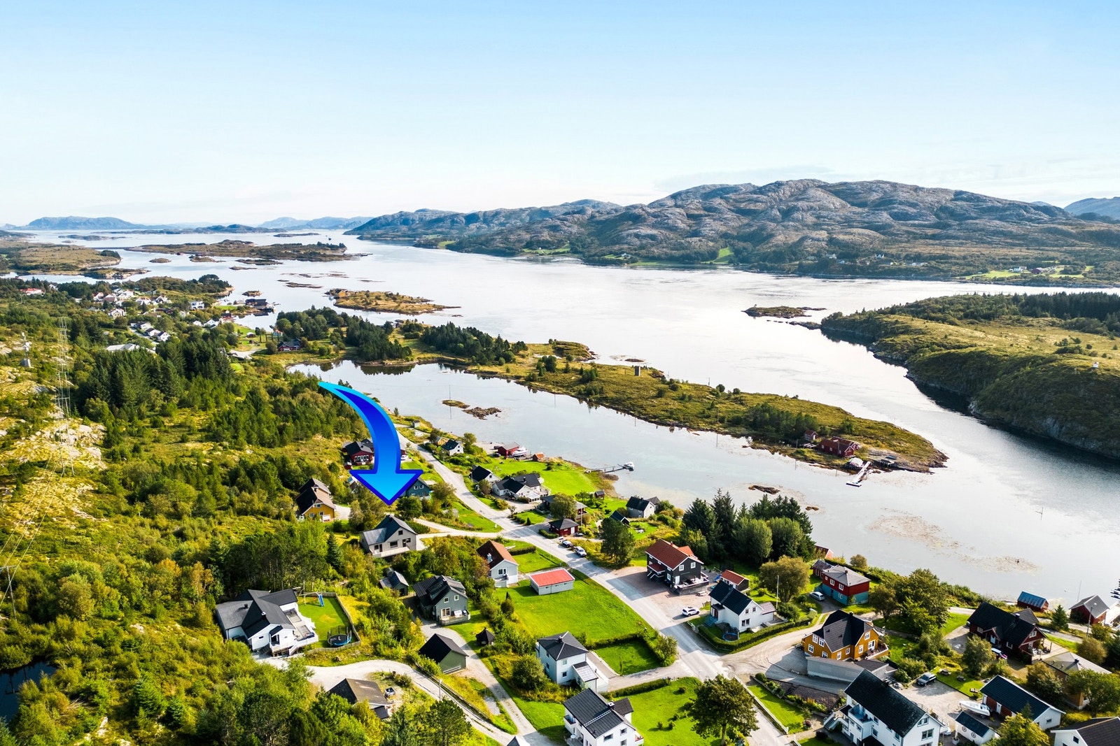 Kort avstand til skoler, lysløype og barnehage. Gangavstand til sentrum med alle fasiliteter Galleribilde