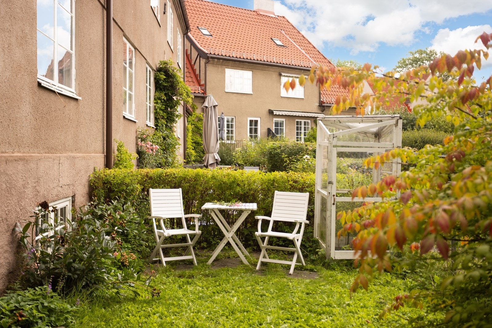 Her kan hele familien trives i rolige og barnevennlige omgivelser i et nabolag som beskrives som svært hyggelig. Galleribilde