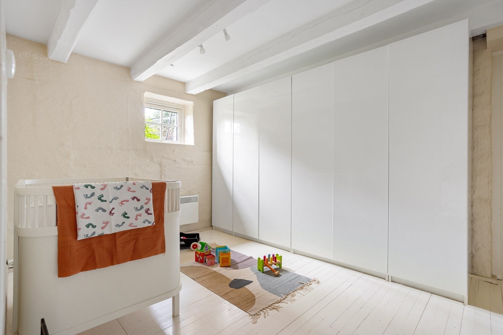 Rommet har flere innredningsmuligheter og godt med skapplass. Galleribilde